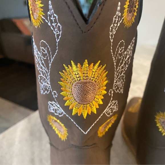 Chocolate Sunflower Boots - Picture 2 of 5
